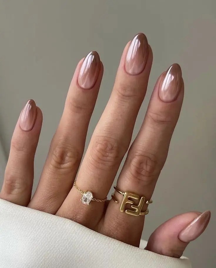 Summer nails with forest green nail ideas and manicure for short lengths.