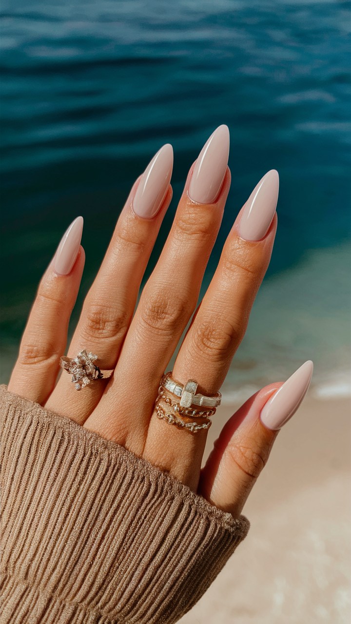 Nude cat eye nails in elegant ombre color with almond pink for wedding ideas.
