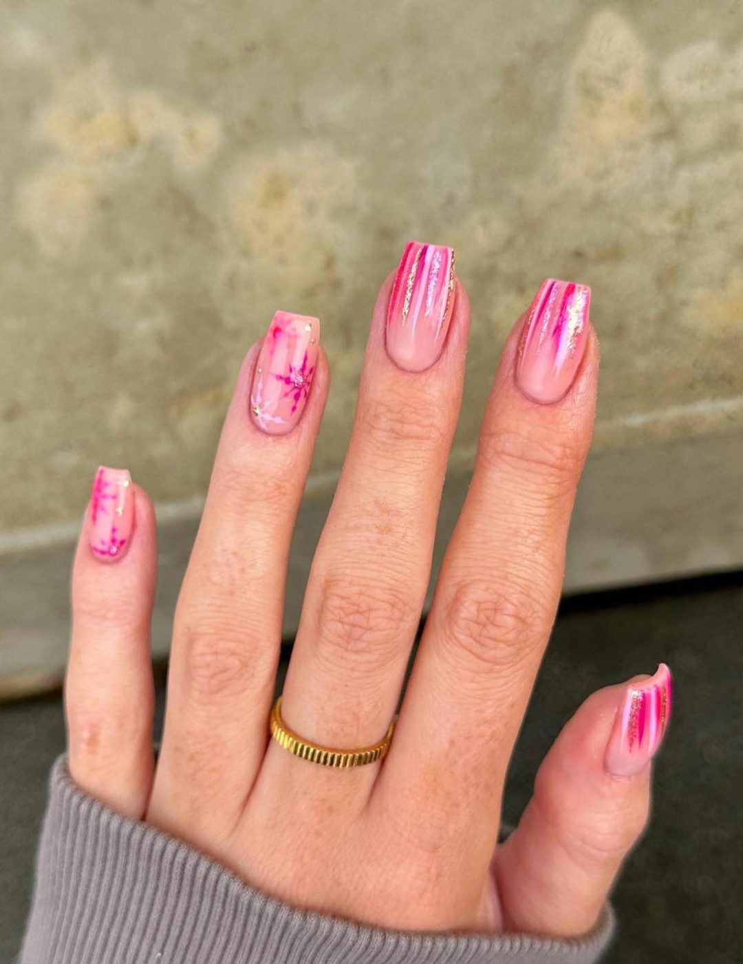 Red ombre nails, dark ombre nails, baby pink nails, purple nails inspiration, coral, neutral short