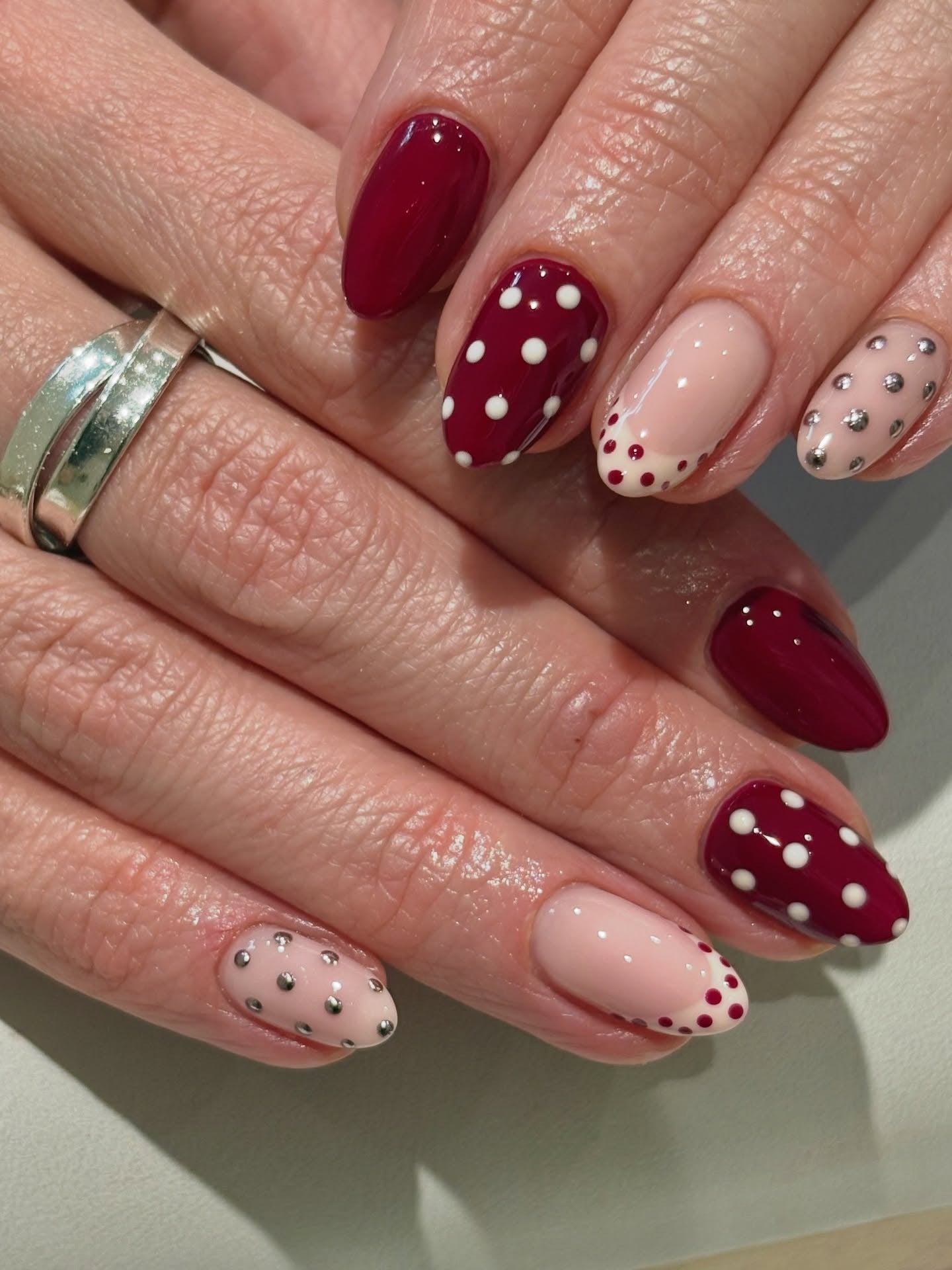 polka dot nails square, sheer black polka dot nails, nail ideas polka dots, simple fall nails, brown and blue, spring