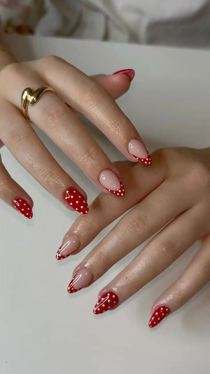 cat eye polka dot nails, yellow and blue polka dot nails, simple nail art, fall nails polka dots, autumn, white square