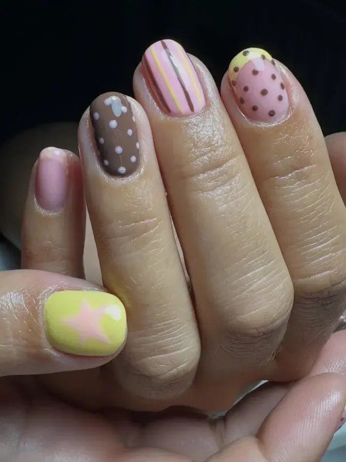 brown polka dot nails french tip, yellow and brown polka dot nails, pink polka dot nail designs, bright nails, stripe and
