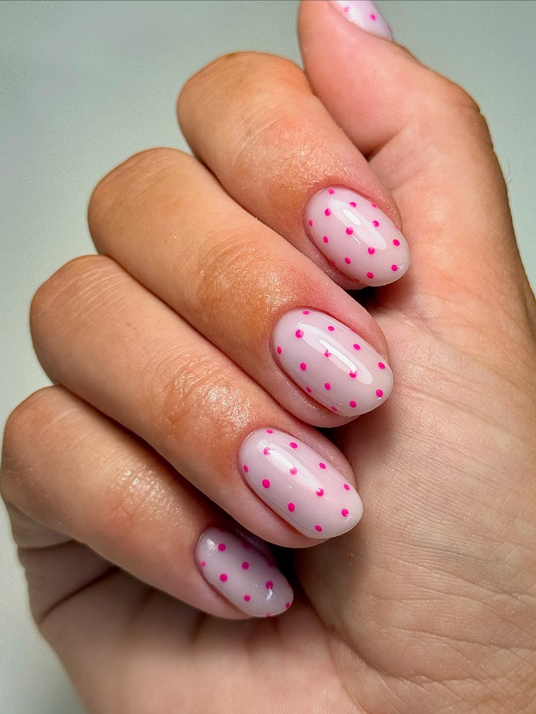 striped and polka dot nails, summer nails 2026, red and black polka dot nails, cateye, dark blue