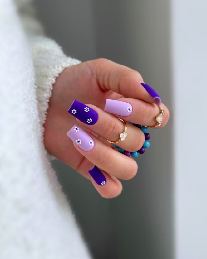 dark purple and black nails, glittery purple nails, cute lavender nails, short, winter