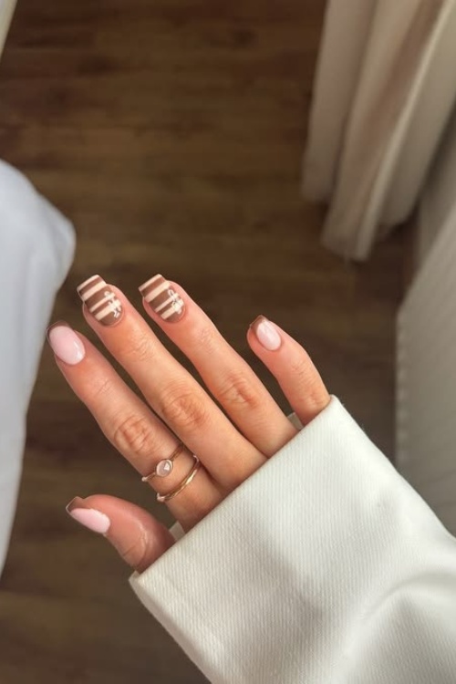 minimal nail art short nails fall design, matte fall nails short, nail inspo, almond acrylic elegance
