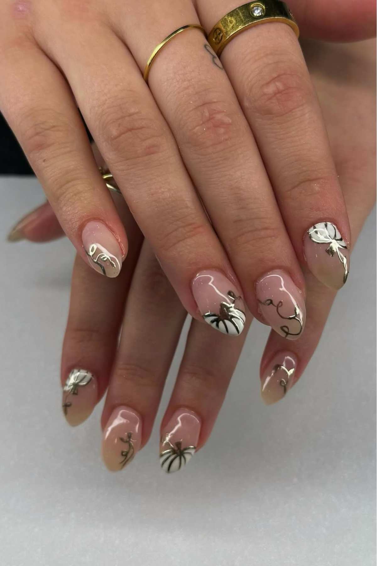 fall short nails ideas, fall season nails, simple november nails, square autumn design