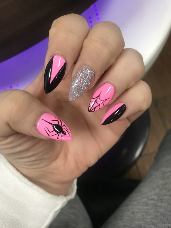 Halloween nails simple short with dark green and black nails