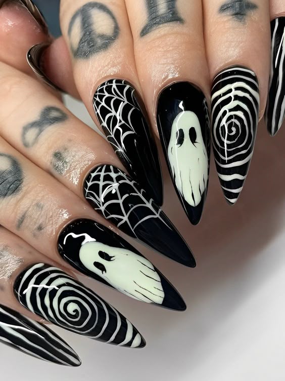 Cute easy halloween nails with y2k nails