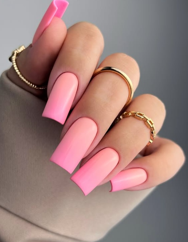Short winter nail designs for black women with classy christmas nails short, very short nails ideas summer, and autumn in black and white.