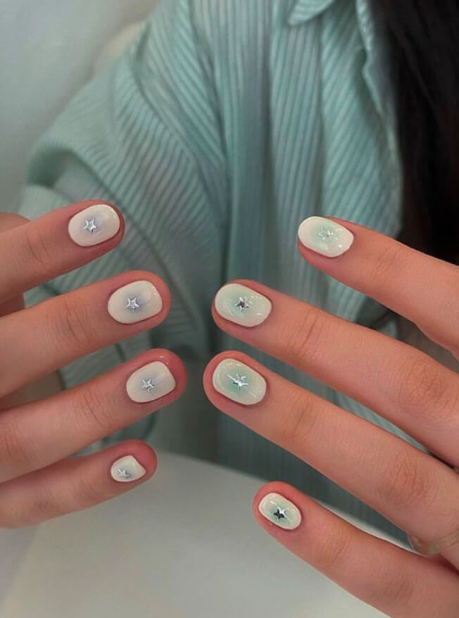 Short duck nails with elegant short nails, cute square nails in acrylic with cat eye effect.