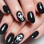 simple halloween nails inspiration look 1