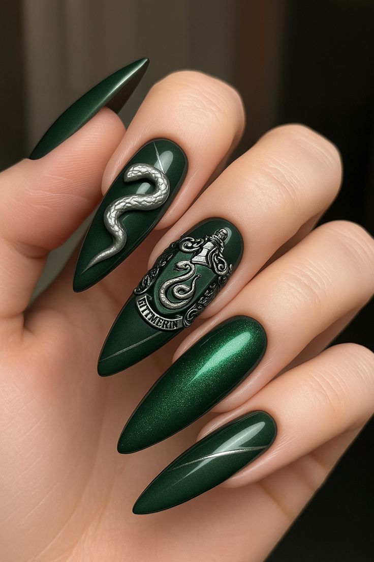 Minimal halloween nails with cute design