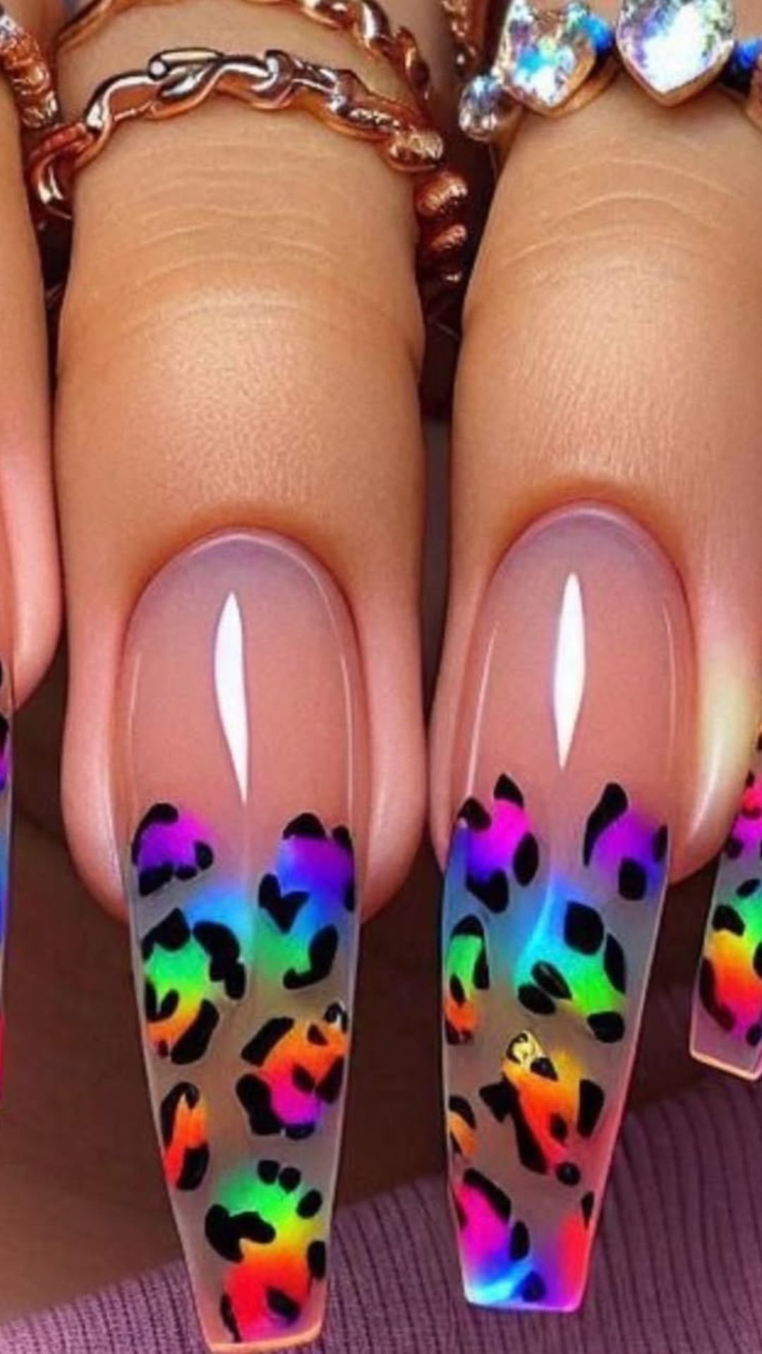 Summer stiletto nails ideas, almond stiletto nails design, pointy nail designs stilettos, red, neutral