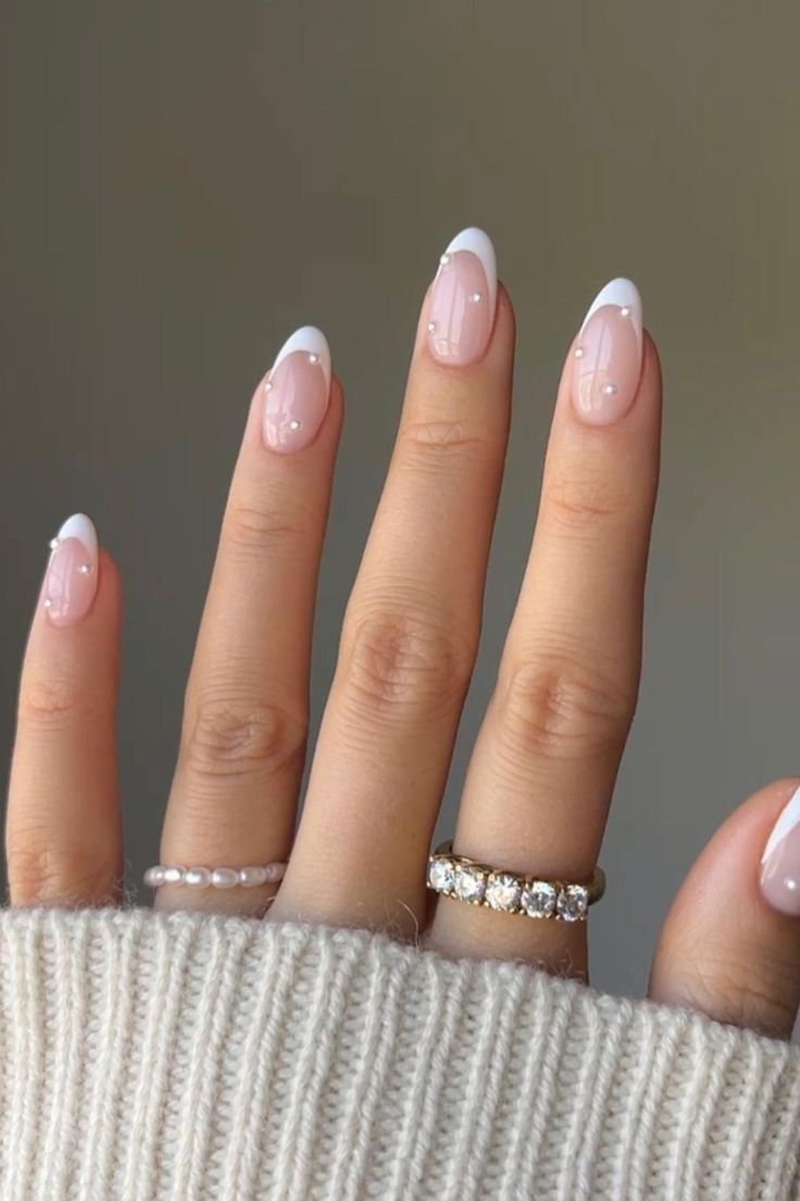 Wedding guest nails ideas with cat eye wedding nails, featuring subtle nails for formal event winter.