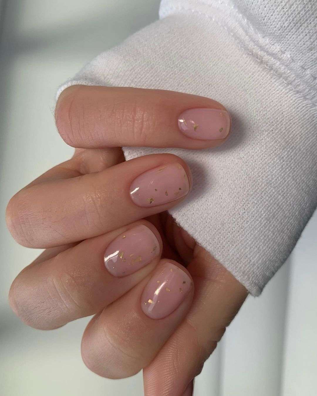 Desi wedding nails with classy wedding nails and simple bride nails, perfect for fall with bride elegant french style.