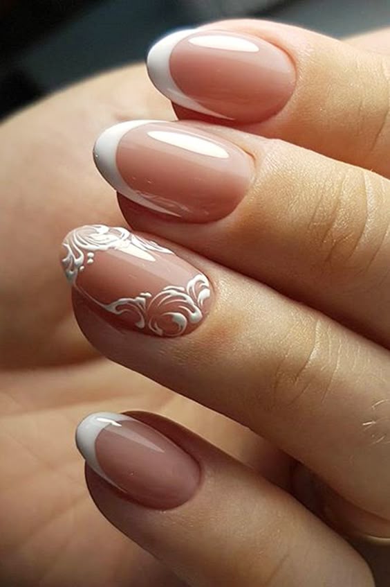 Short bridal nails wedding with nails design for wedding, featuring subtle wedding nails and bride elegant inspiration.