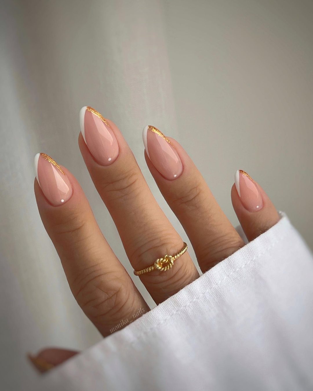 Summer wedding nails with elegant nails, featuring elegant bridal nails in blue and gold tones.