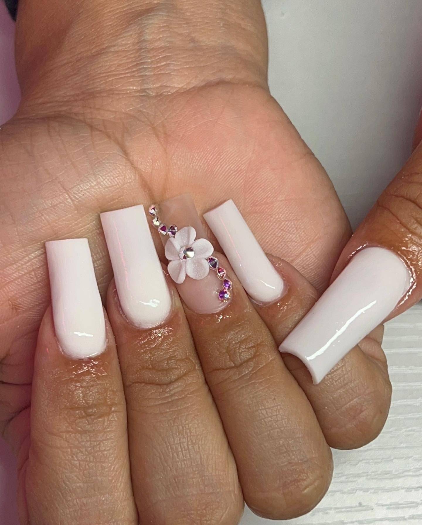 White Christmas nails with white marble nails, swag nails, milky French nails, milky French tip, French tip almond.