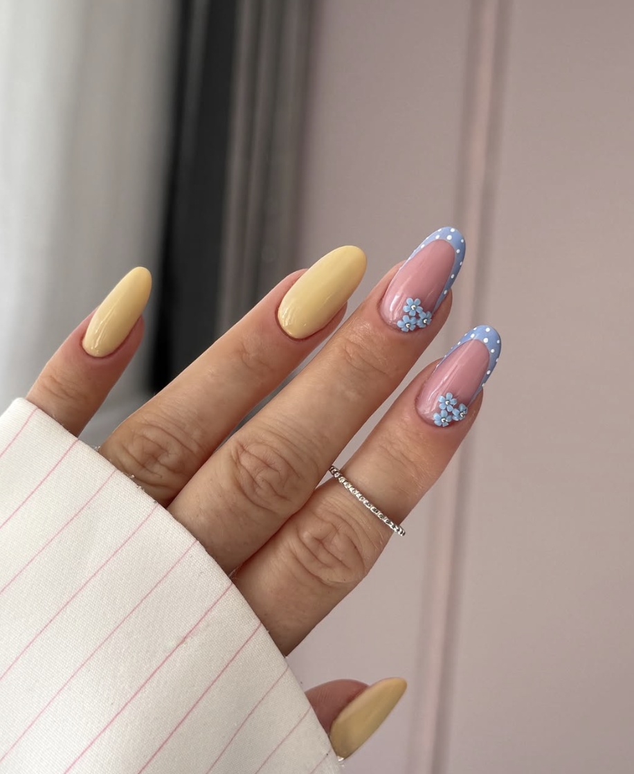 Purple and yellow nails, butter yellow toe nails, butter yellow nails square, lemon chrome nails, yellow pedicure ideas, pink and summer, light french tip, bee.