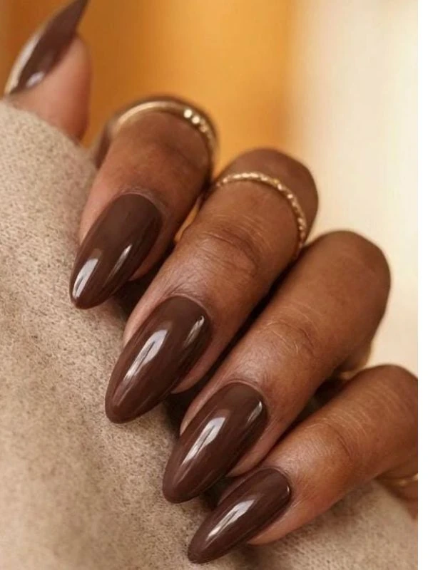 Glossy espresso almond nails, autumn nail style