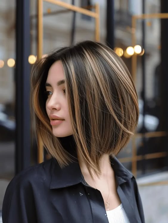 Chic bob with warm balayage highlights