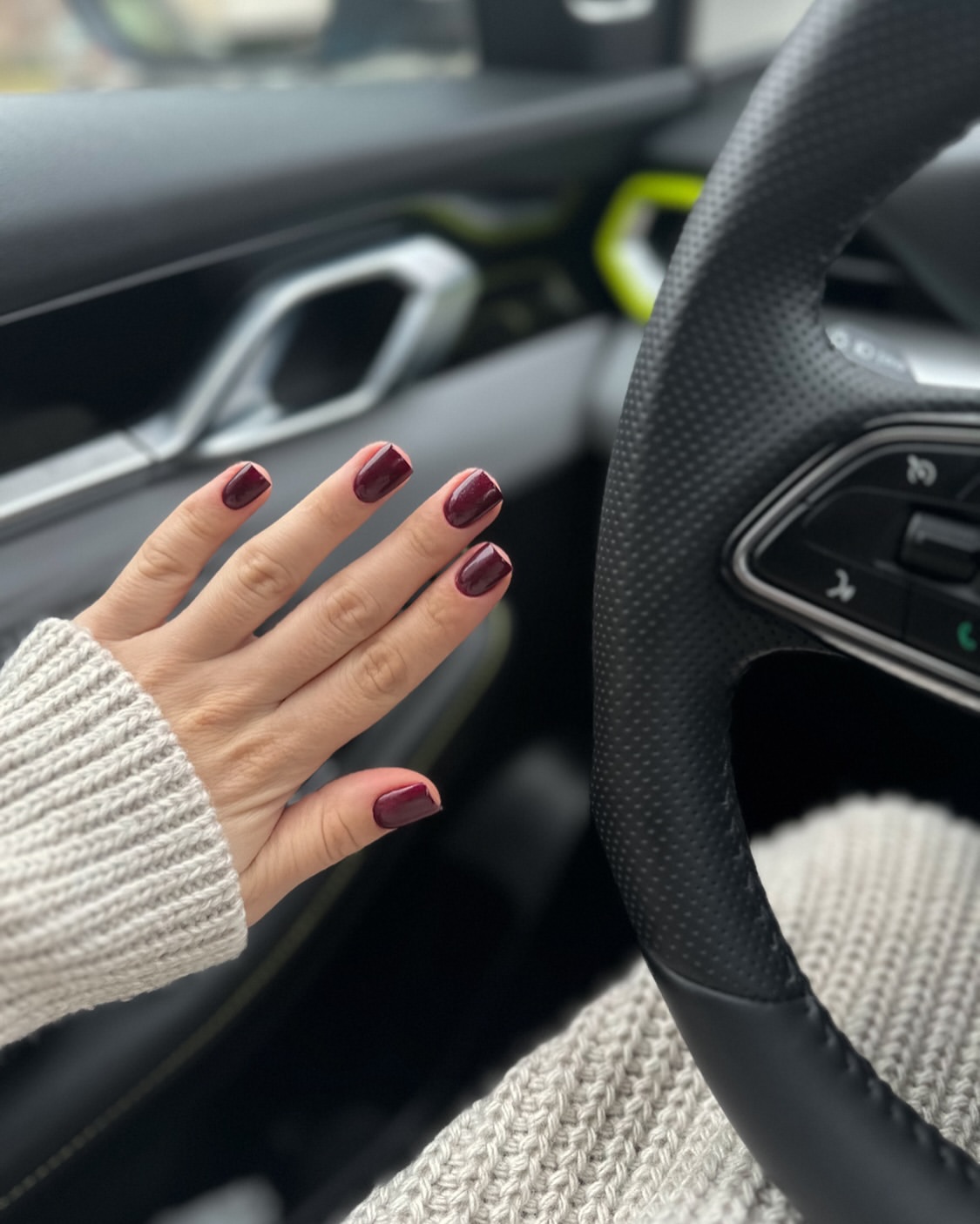 Burgundy nails chic drive, stylish look