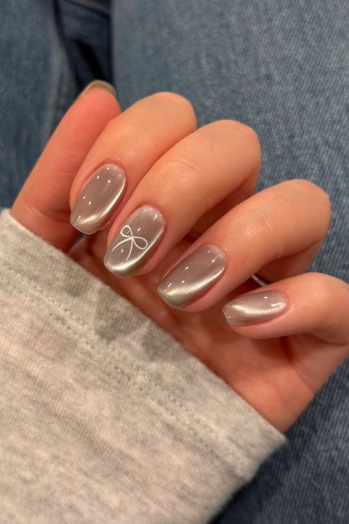 Silver cat-eye nails with bow, Pinterest nail art