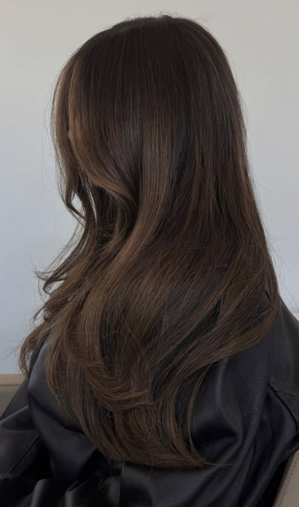 Sleek layers, glossy finish, long length