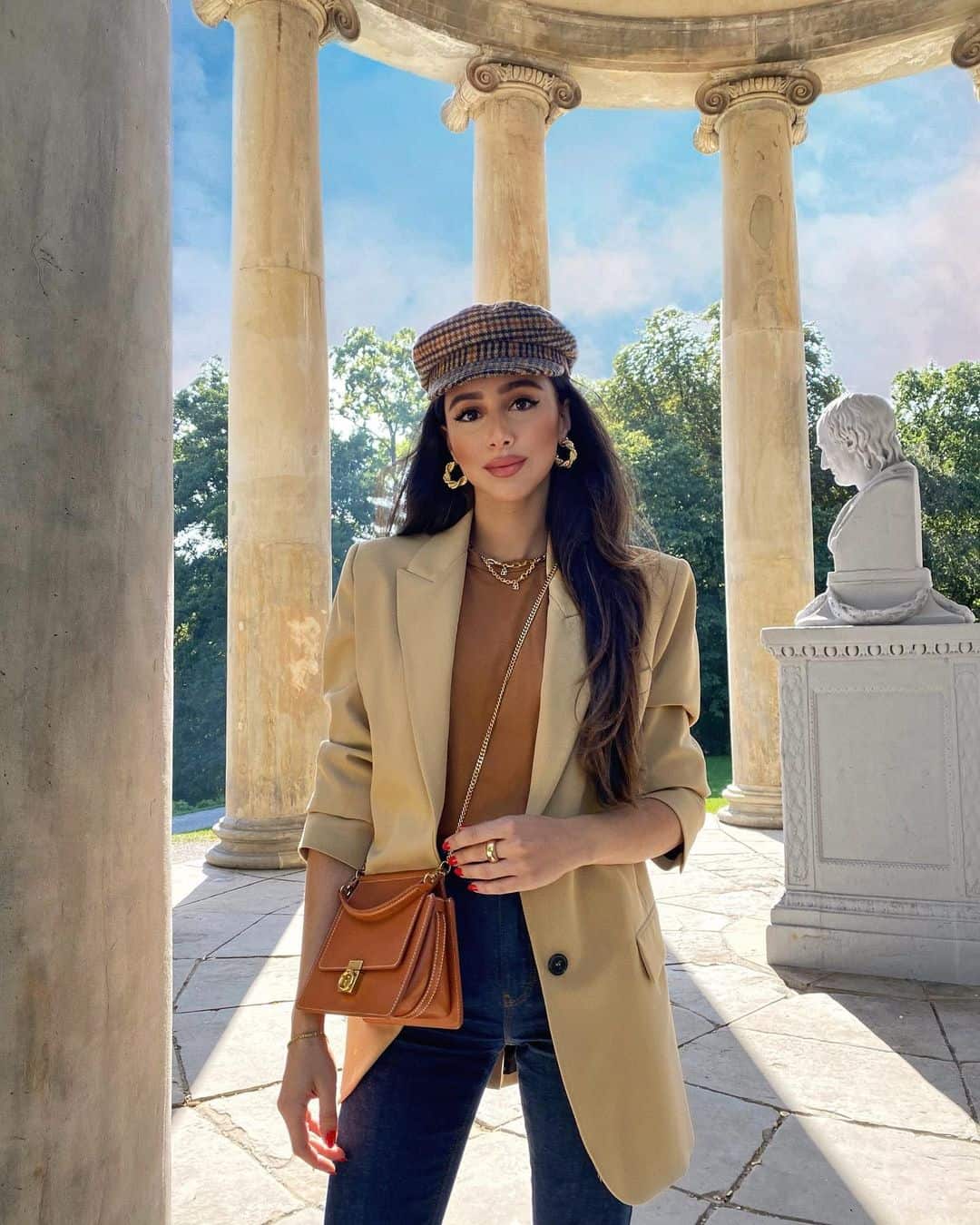 Blazer with jeans and cap