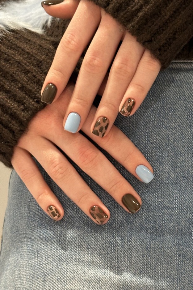 Leopard print and blue square nails, ideal for creative and bold styles.