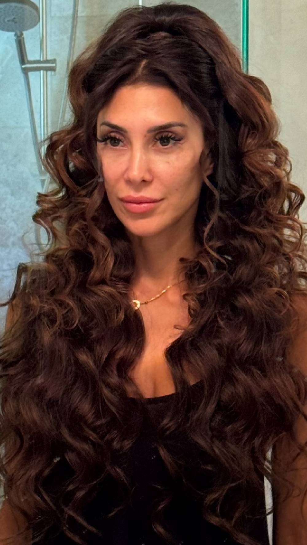 Luxurious cascading curls with defined volume