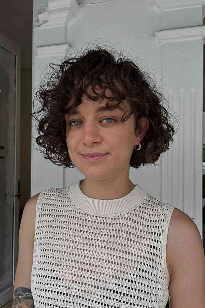 Hairstyles For Short Curly Hair inspiration look 1