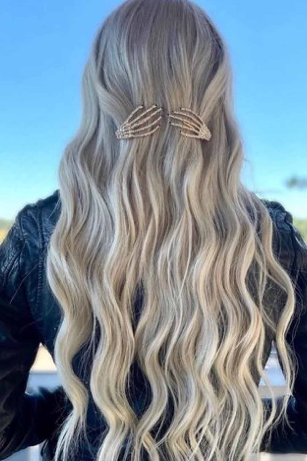 Wavy hair with skeleton clips for Halloween