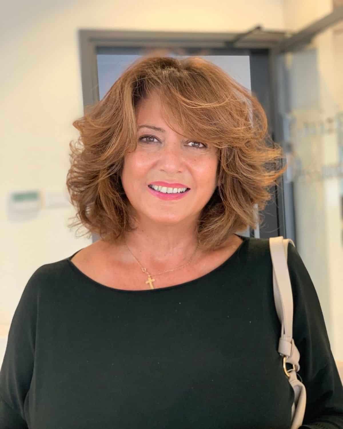 Layered bob with honey blonde highlights