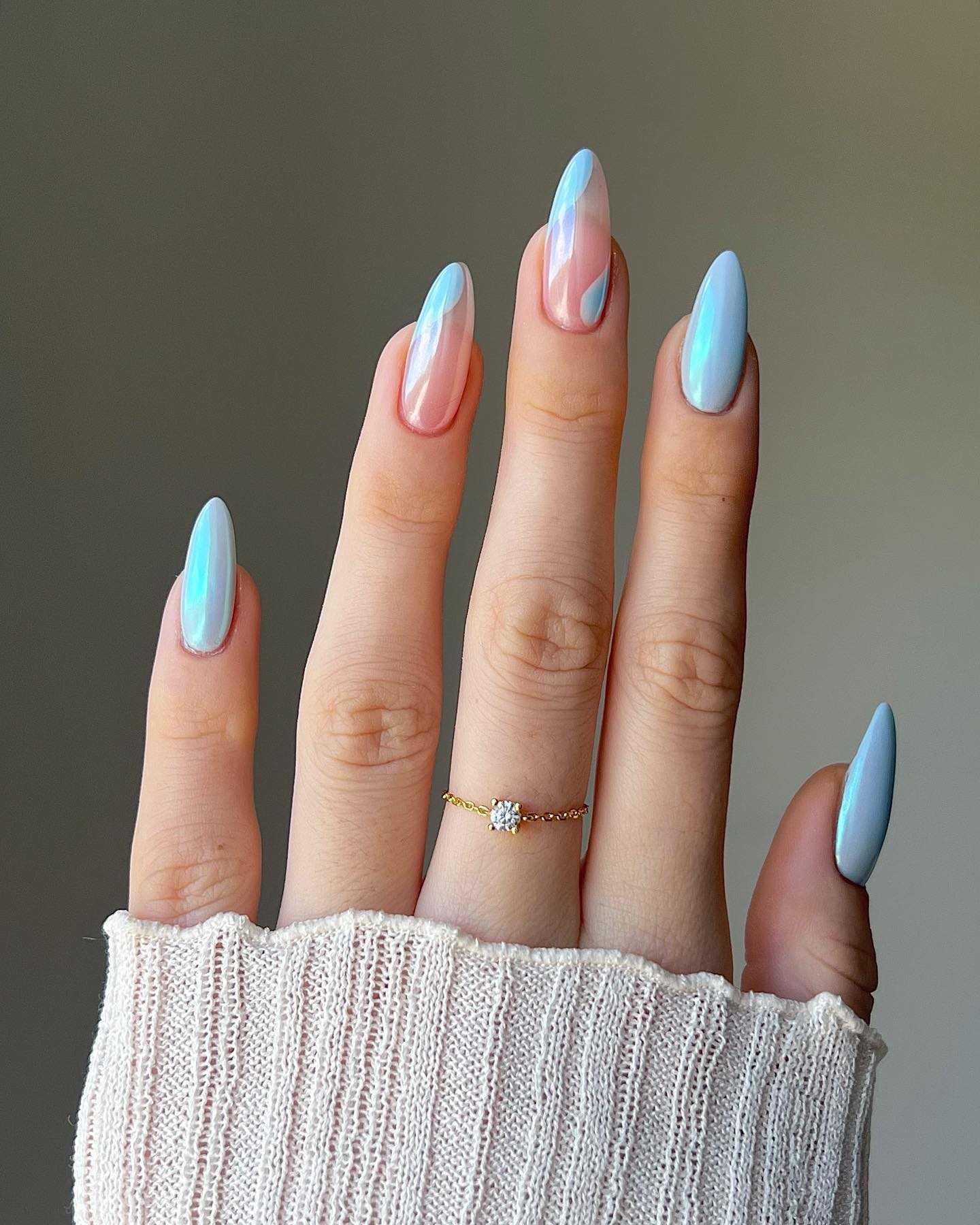 Pastel gradient nails with dreamy effect