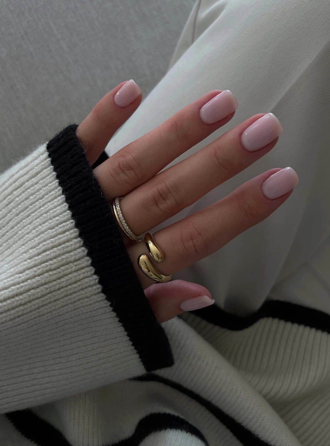 Soft pink square nails, chic and versatile
