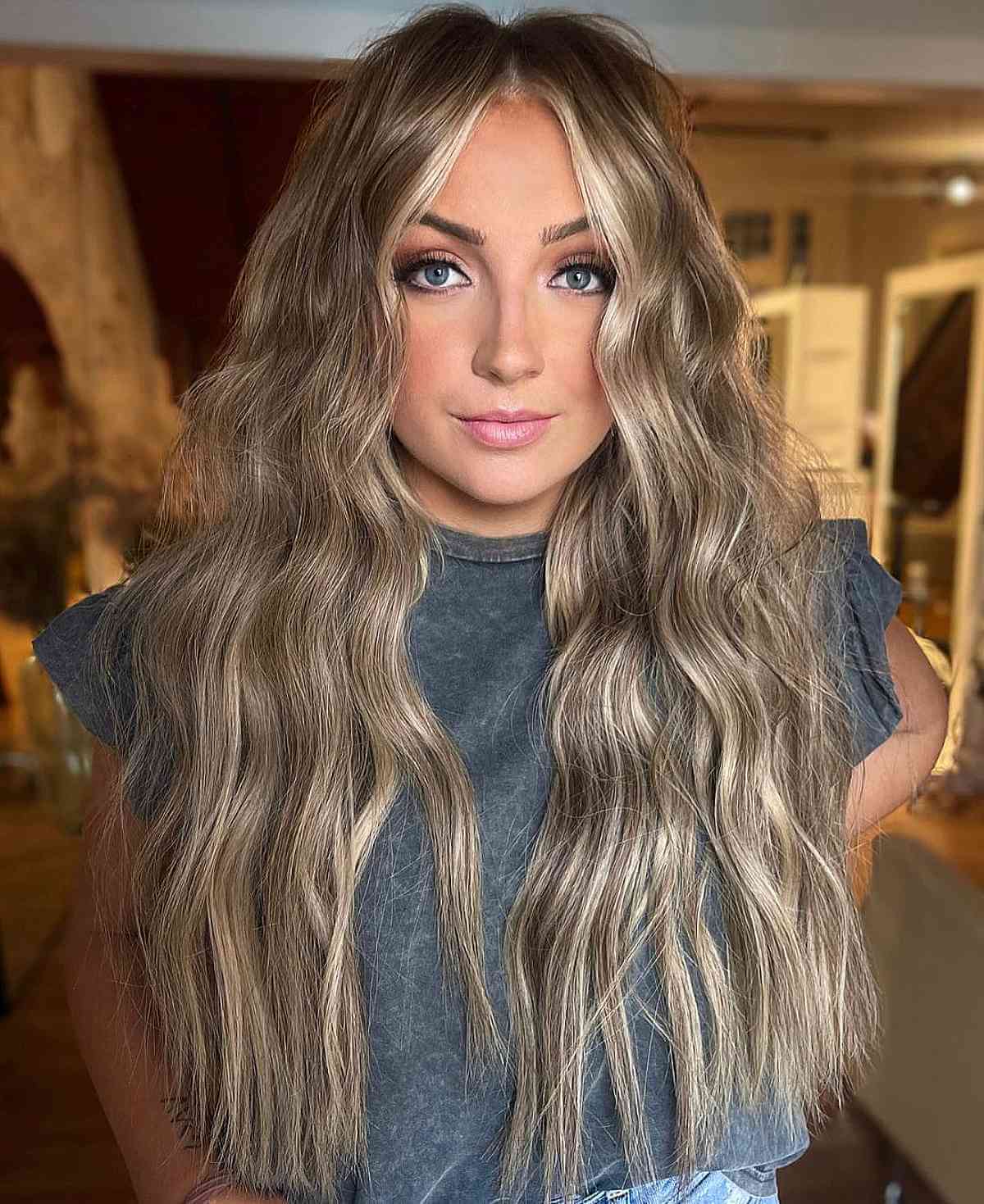 Long beachy waves with high-impact highlights