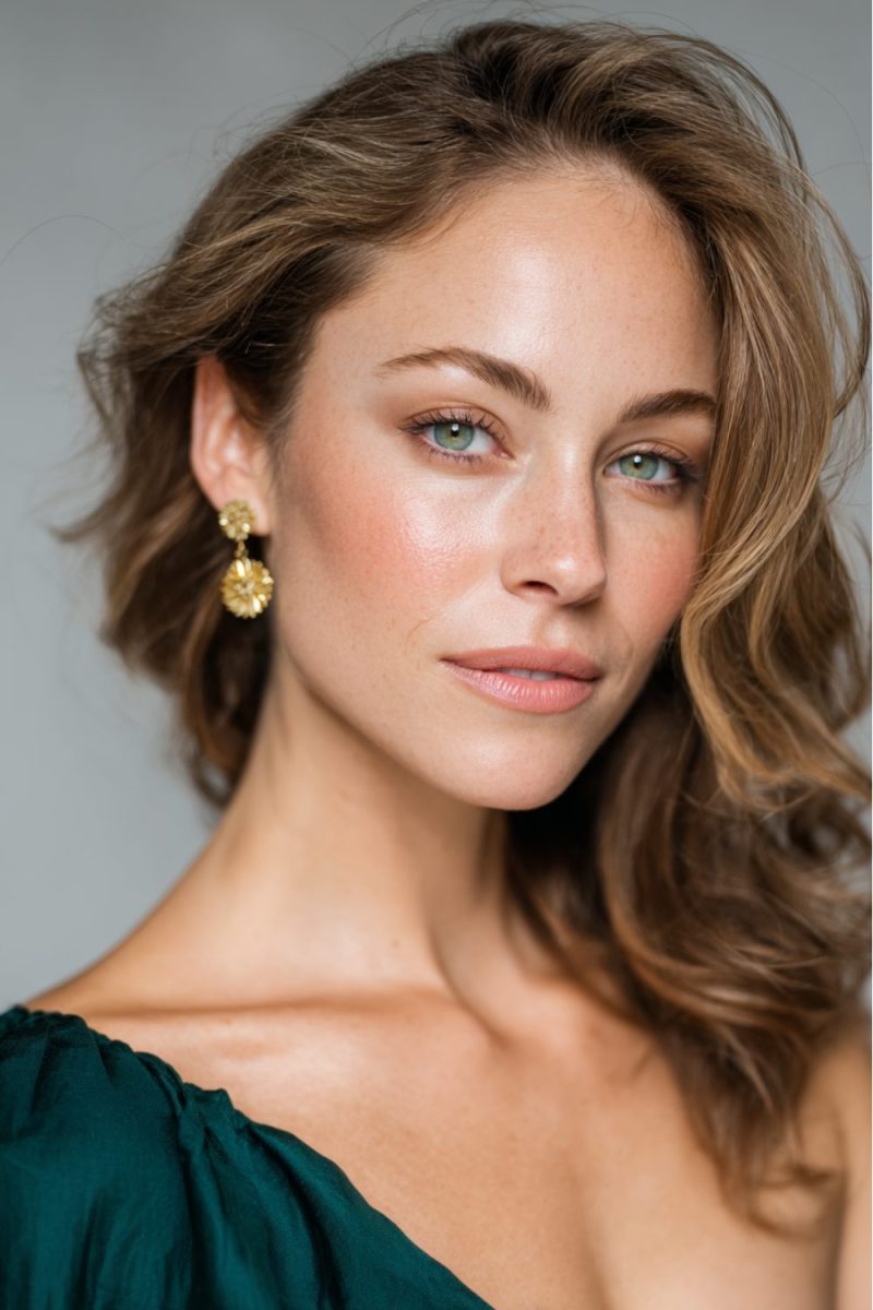 Natural waves with light brown highlights