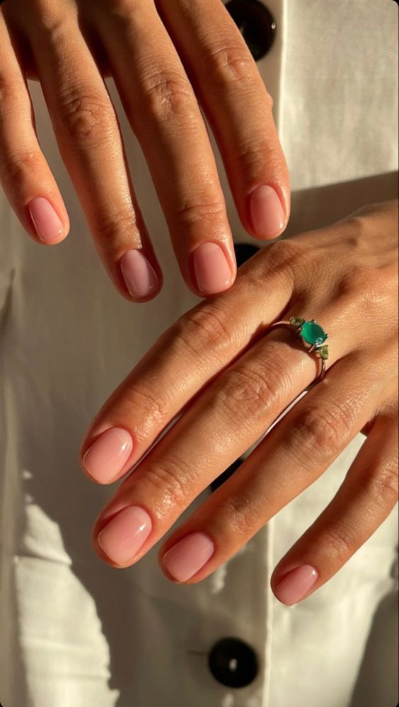 Soft blush nails with a classic finish, perfect for everyday elegance and Pinterest inspiration.