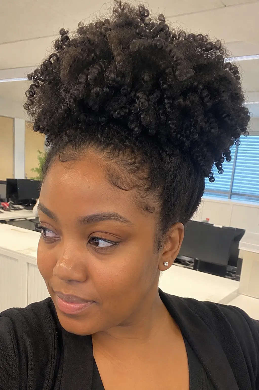 Textured crown puff hairstyle