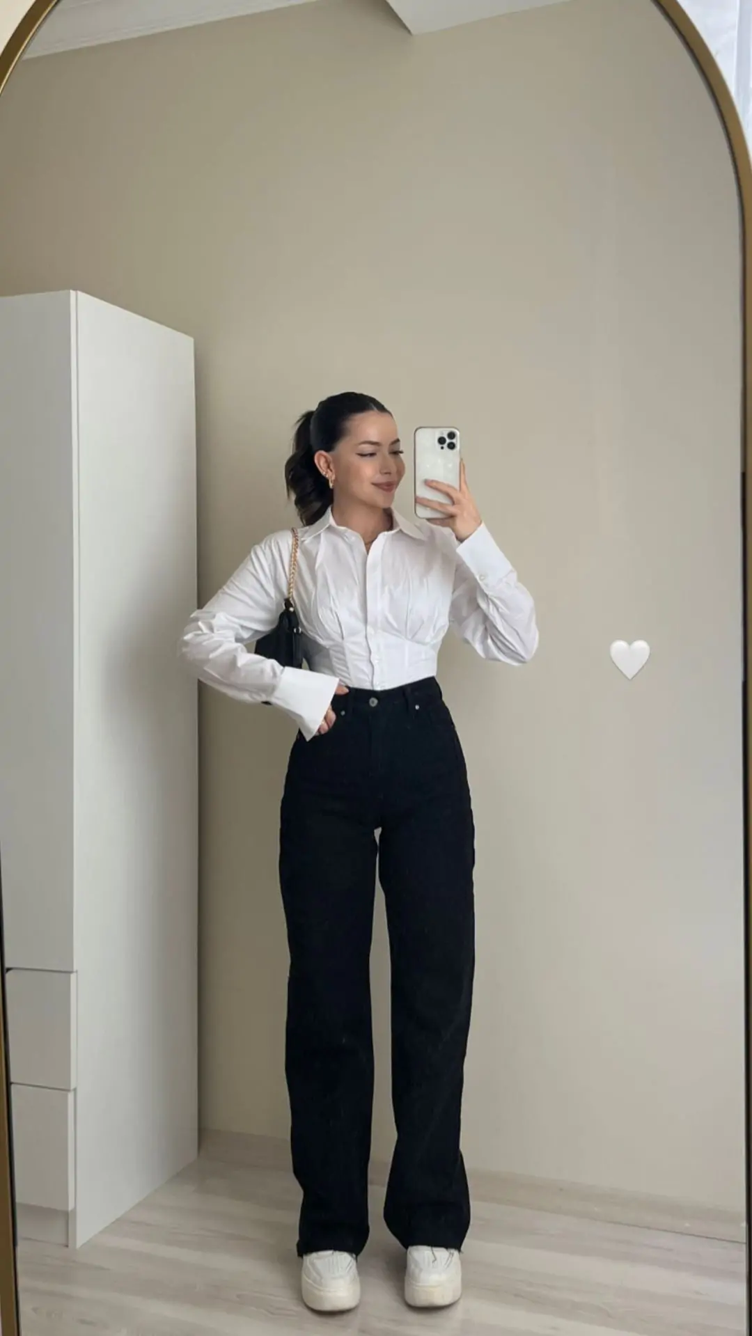 White shirt with black jeans, timeless school style