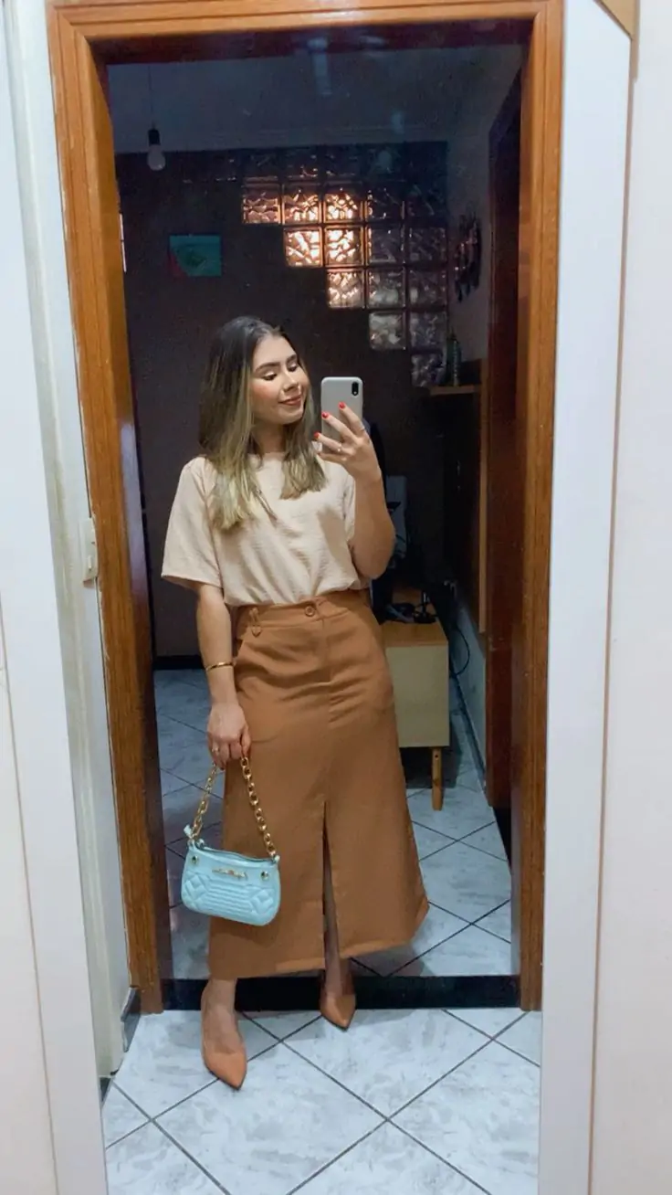 Oversized t-shirt with midi skirt, neutral school look