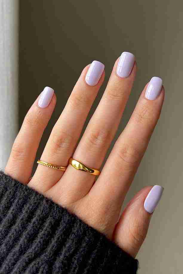 Short square nails in lavender, simple and elegant.