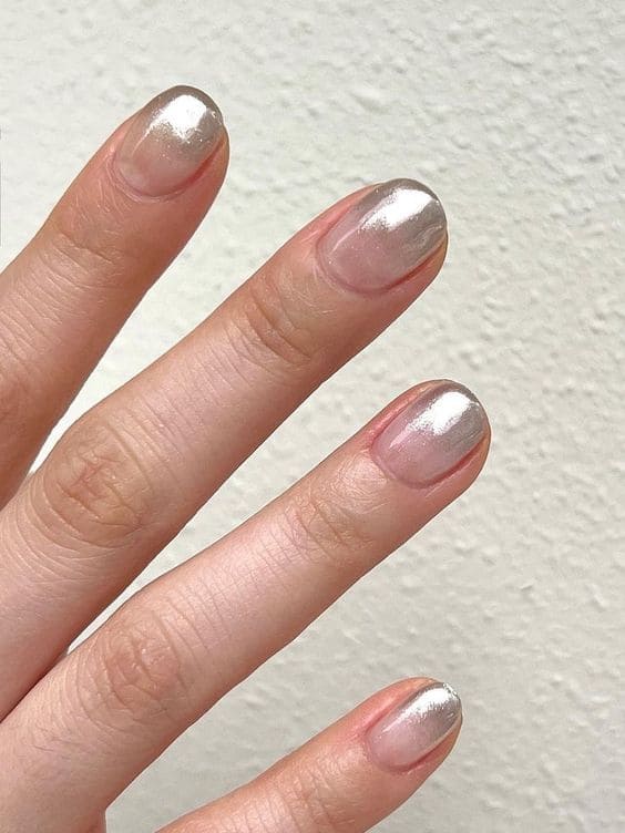 Silver Nails inspiration look 1