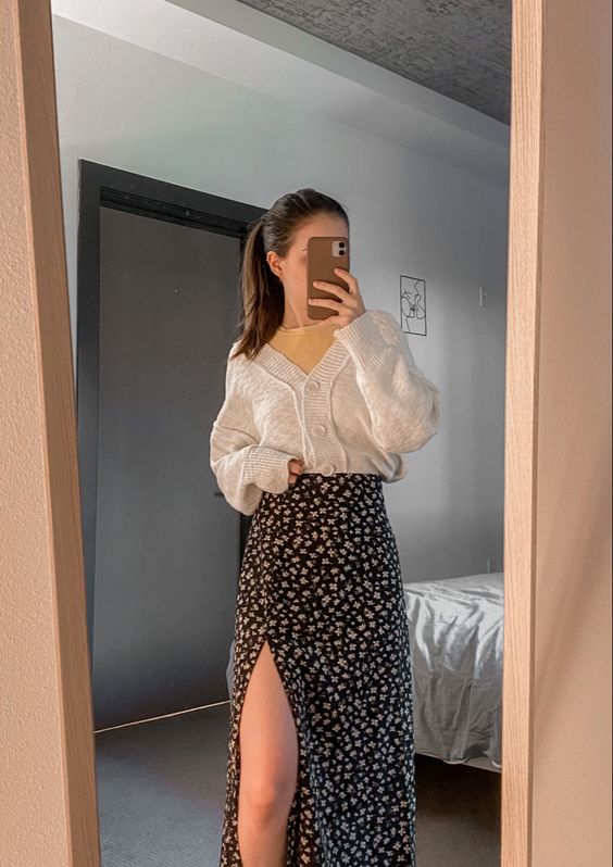 Floral skirt with cardigan for a soft look