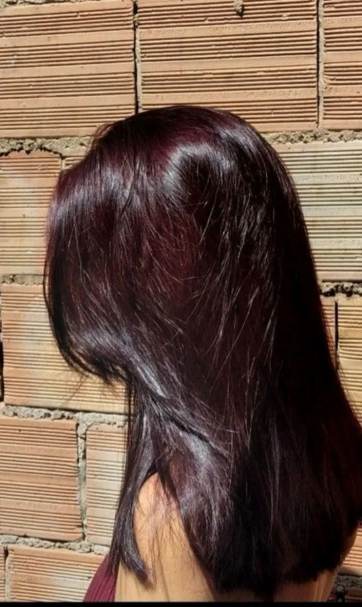 Rich glossy waves with deep burgundy color