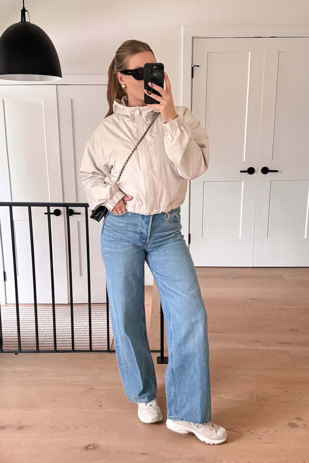Sporty minimalism with cropped jacket