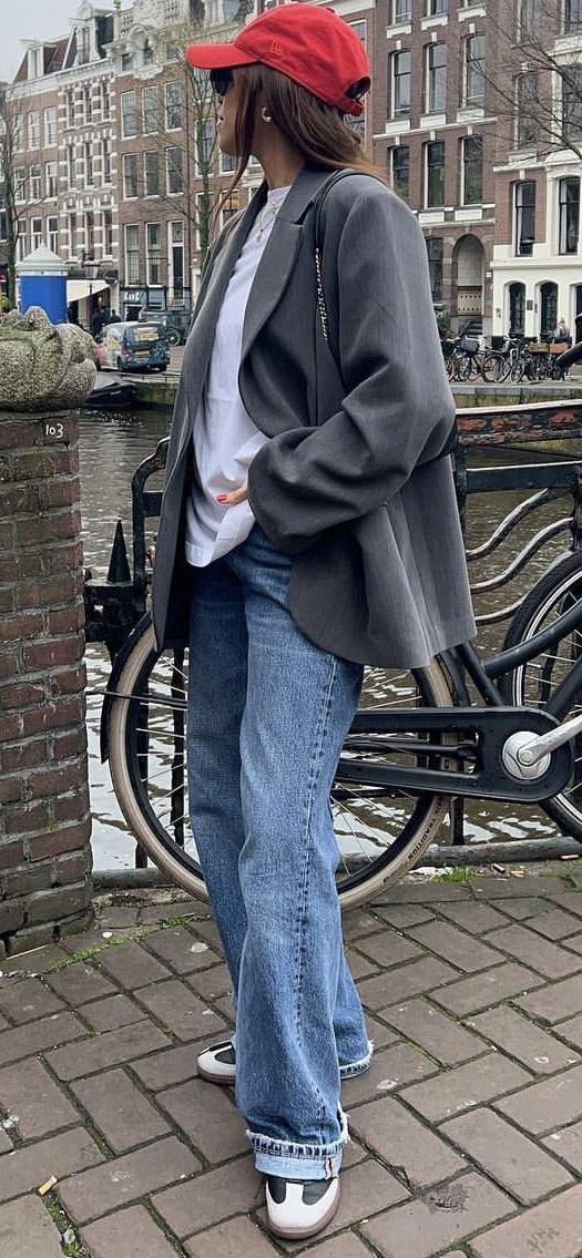 Urban edge with oversized blazer